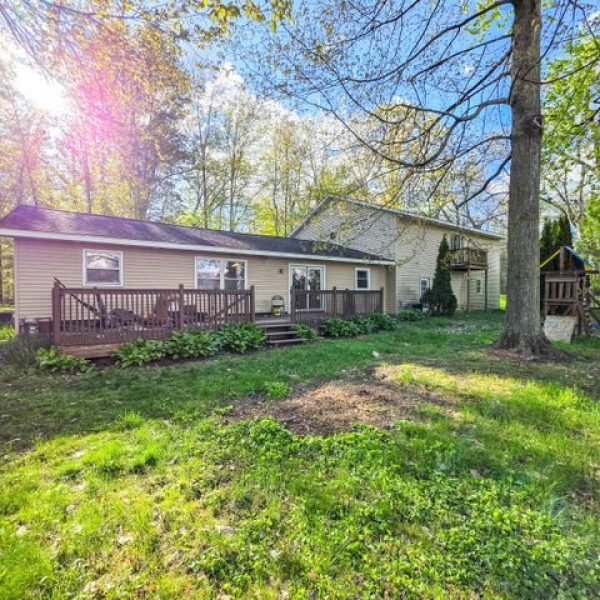 257 Edgewood Dr<br>Quincy, MI 49082